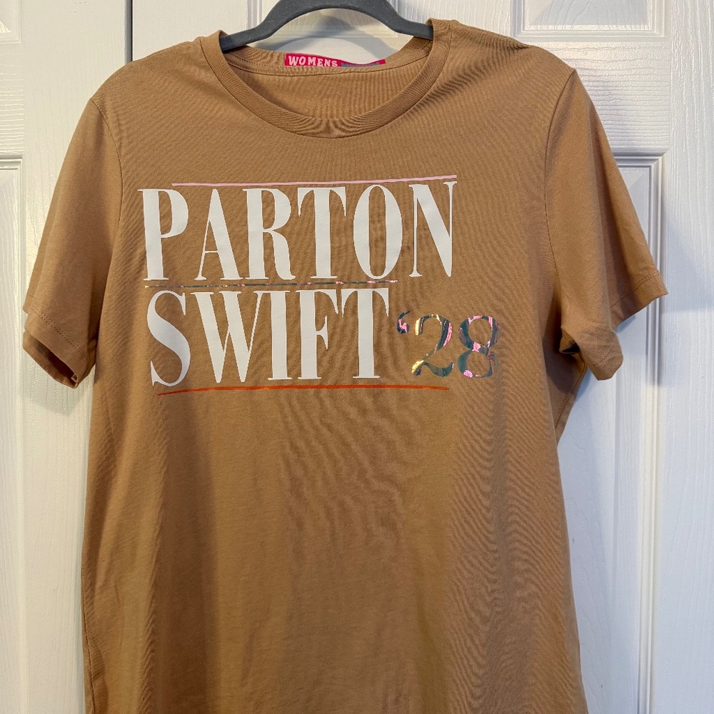 Dolly Parton - Taylor Swift Parody Campaign Shirt | Medium